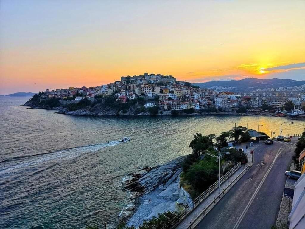 Sea And Sun Appartment Kavala Exterior photo